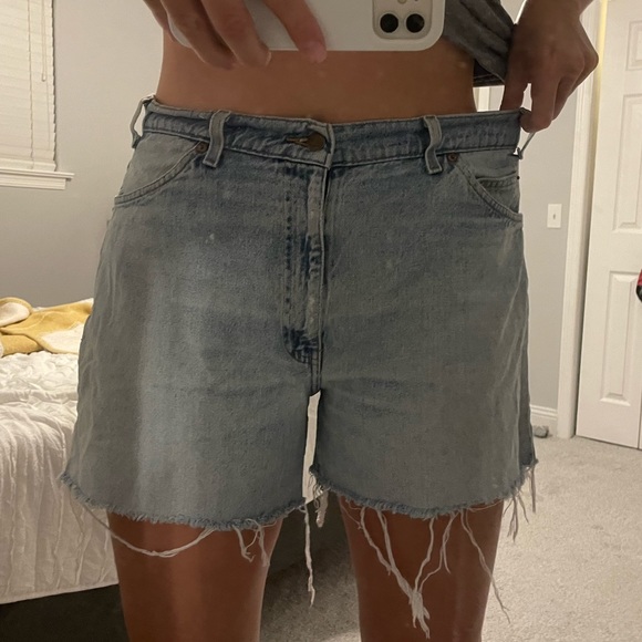 Vintage Levi’s 90s Orange Tab Jean Shorts Cut Out - Picture 5 of 5